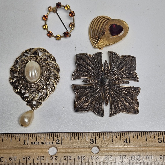 Lot of 4 Vintage Gold Tone Brooches