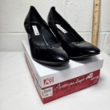 American Eagle Black Pumps, 10 W