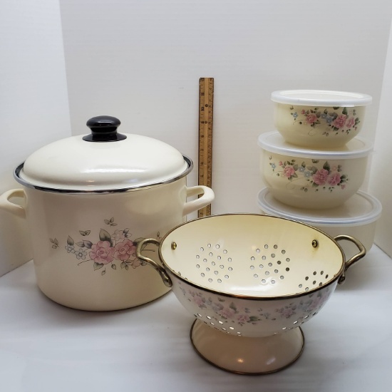 Vintage Pfaltzgraff Enamel Lidded Stockpot, Colander, and 3 Bowls with Plastic Lids