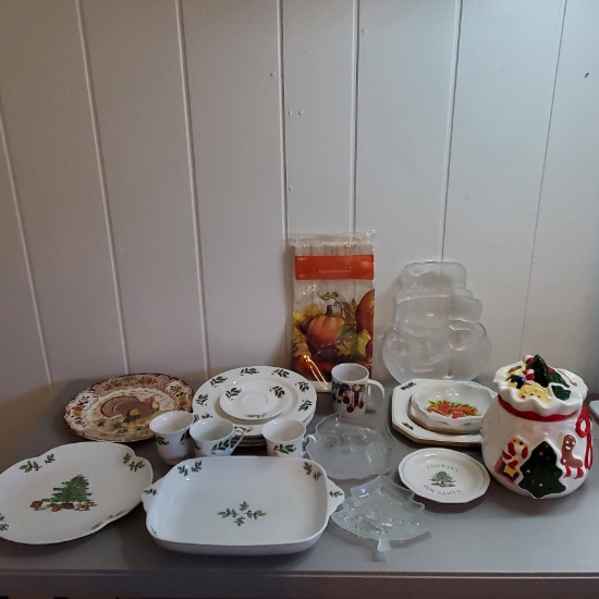 Lot of Ceramic, Glass, Plastic Christmas Party Ware,Thanksgiving Platter and Paper Tablecover