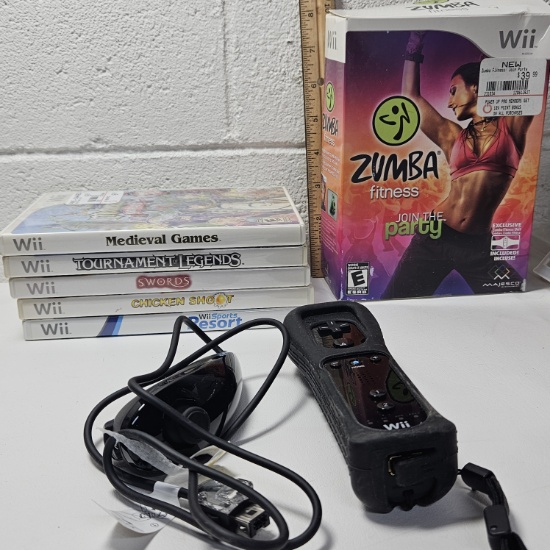 Lot of Assorted Wii Games and Controllers