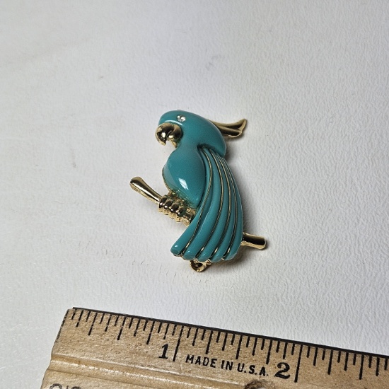 Vintage Turquoise Colored and Gold Tone Bird Pin