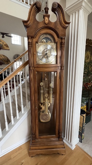 IMPRESSIVE Howard Miller The Westbourne Model 610-742 Grandfather Clock - Works Great!