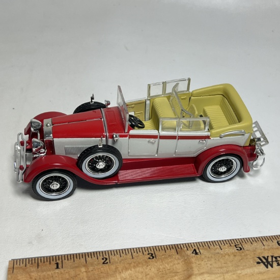 2003 Scale Model of 1928 Lincoln L. Dietrich Convertible