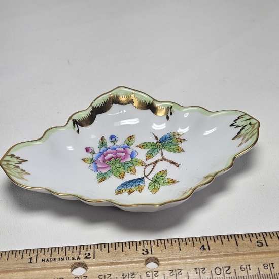 Herend Hungary Queen Victoria Hand Painted Trinket Dish
