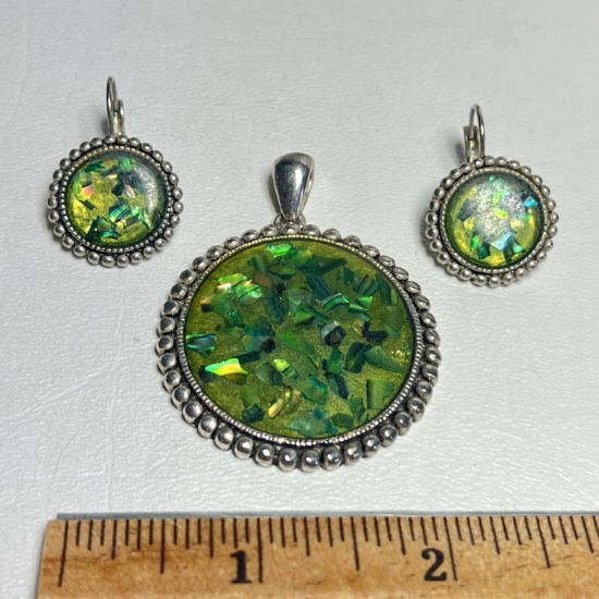 Silver Tone Speckled Center Pendant with Matching Pierced Earrings