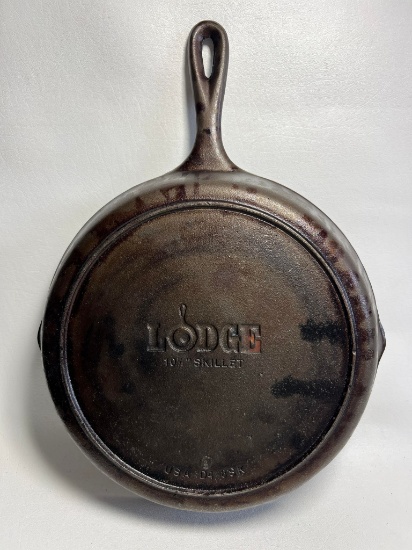 Lodge 10" Cast Iron Skillet