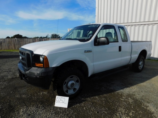 2007 FORD F-250 XL 4X4 EXTENDED CAB PICKUP
