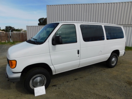 2004 FORD E-350 PARATRANSIT VAN