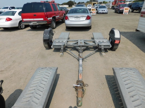 2005 DEMCO SINGLE AXLE CAR DOLLY