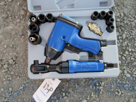 NEW & UNUSED 1/2" DRIVE AIR IMPACT WRENCH KIT