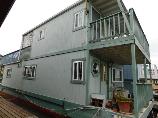 1991 SPECIAL CONSTRUCTION 42' X 16' 2 STORY FLOATING HOME (NON RUNNER) (SUBJECT TO SELLERS APPROVAL)