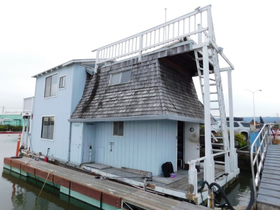 1972 SPECIAL CONSTRUCTION 37' X 14' 2 STORY FLOATING HOME (NON RUNNER) (SUBJECT TO SELLERS APPROVAL)