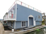 1999 40' X 20' AQUAMANSION 2 STORY FLOATING HOME (NON RUNNER) (SUBJECT TO SELLERS APPROVAL)