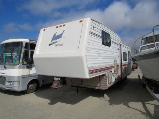 1992 NOMAD CENTURY 5TH-WHEEL TRAILER (SALVAGE)