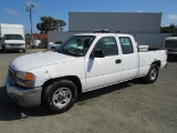 2004 GMC SIERRA W/ TOOL BOX