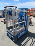 2012 GENIE GR-12 PERSONNEL LIFT