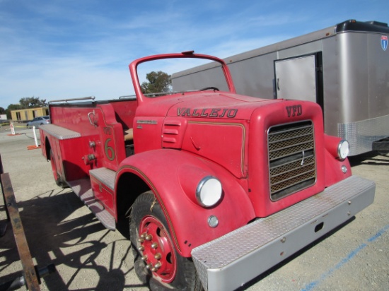 INTERNATIONAL 190 FIRE TRUCK PLAY STRUCTURE (NO VIN, NO PAPERWORK)