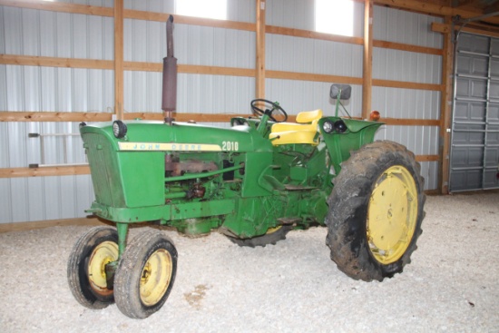 John Deere 2010 tractor