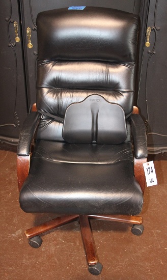 Black computer chair