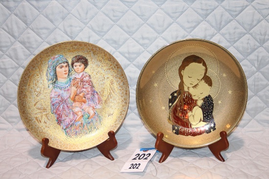 2 gold decorative oriental plates