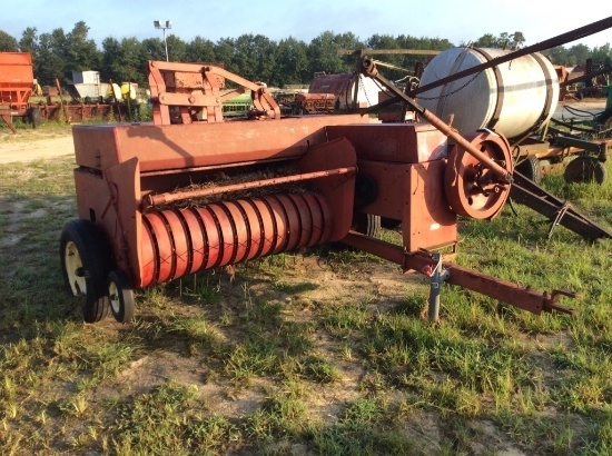 MASSEY FERGUSON 12 SQUARE BALER