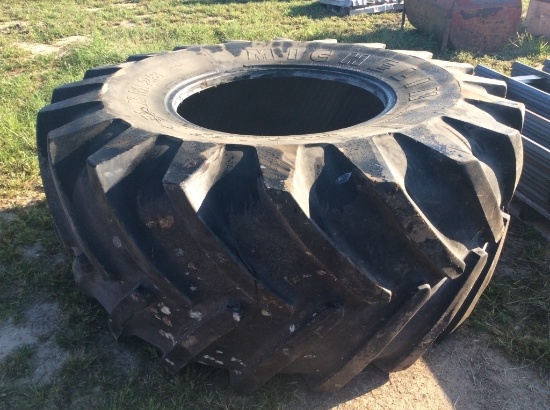 (226)1 - 30.5-32 TIRE