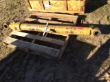 (224)HYDRAULIC CYLINDER