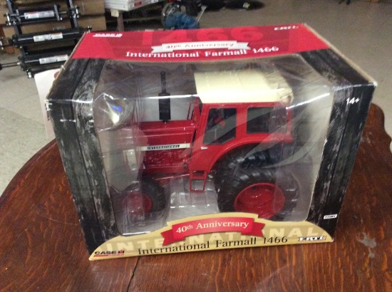 1/16 IH FARMALL 1466 - 40TH ANNIVERSARY