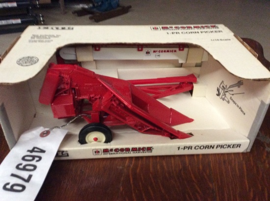 1/16 MCCORMICK IH HARVESTER 1-PR CORN PICKER