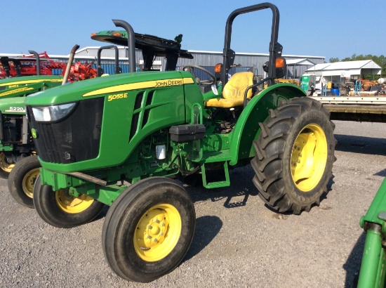 (32)JOHN DEERE 5055E