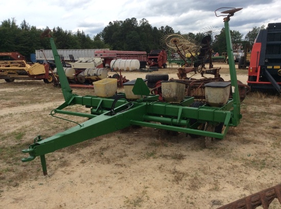 (180)JOHN DEERE 7000 4 ROW PLANTER