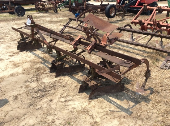 (200)4 ROW FIELD CULTIVATOR