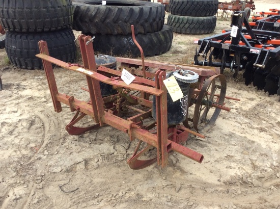 (336)2 ROW PLANTER W/ PLATES