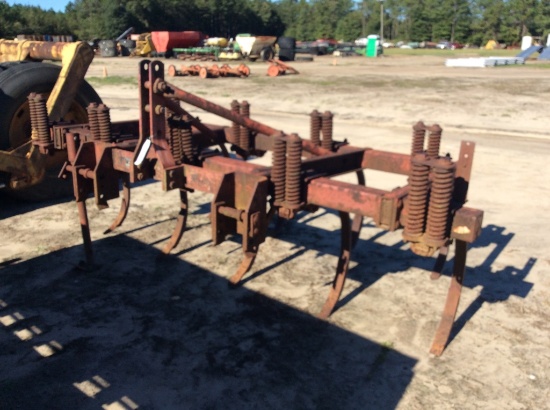 (96)MF 129 9 SHANK CHISEL PLOW