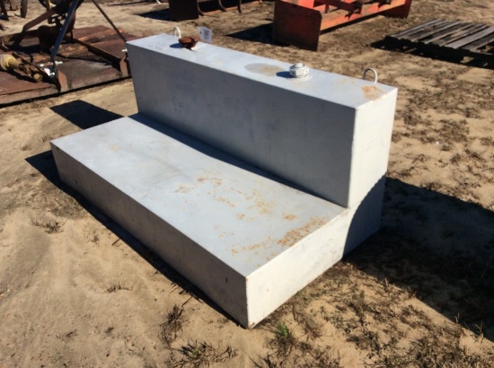 (157)TRUCK FUEL TANK