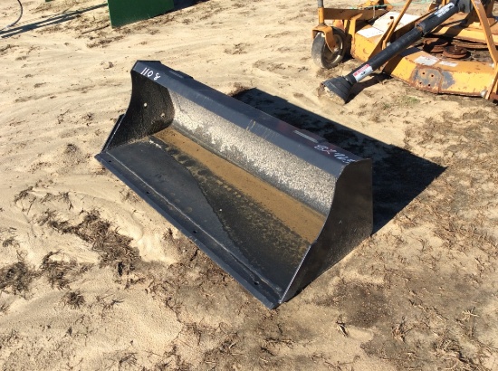 (148)NEW 4' KUBOTA BUCKET