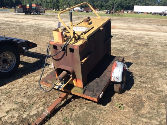(427)ASPHALT CRACK FILLING MACHINE ON TRAILER