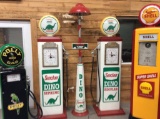 SINCLAIR FUEL PUMPS W/ MIDDLE STAND