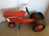 INTERNATIONAL 86 PEDAL TRACTOR