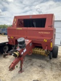 (493)NEW HOLLAND 678 ROUND BALER