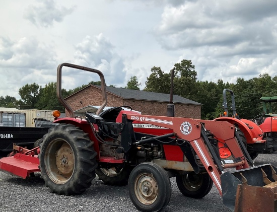 (42)MASSEY FERGUSON 1045 W/ BUSHHOG 2245 LOADER