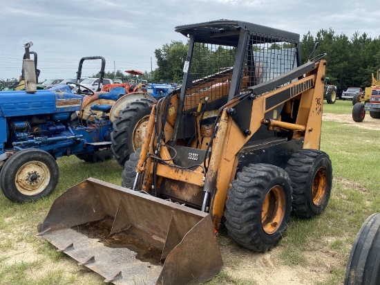 (48)CASE 1845 SKID STEER