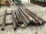 (779)BUNDLE OF 25 - 8' LONG WOOD POST