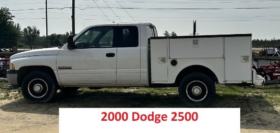 (127)2002 DODGE 2500 SERVICE TRUCK