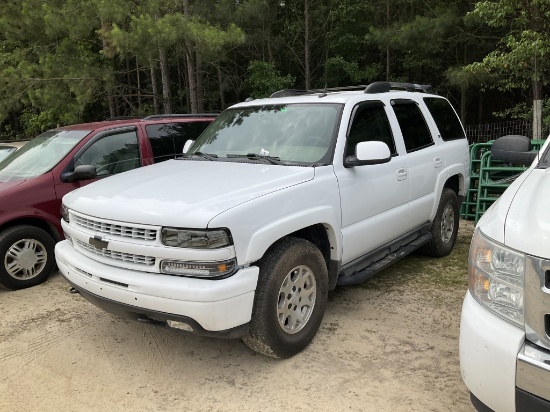 (124)2005 CHEVROLET TAHOE Z71