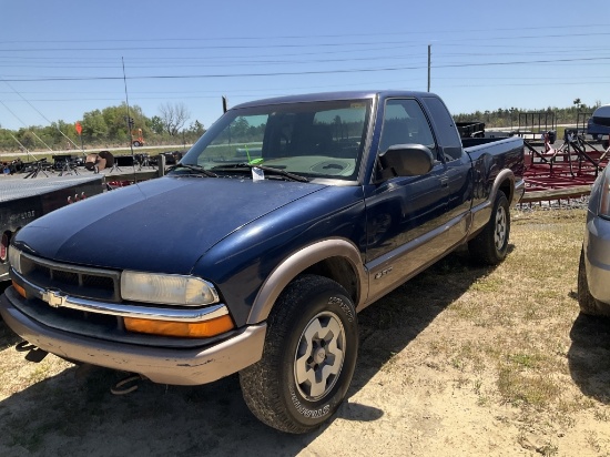 (86)1999 CHEVROLET S10
