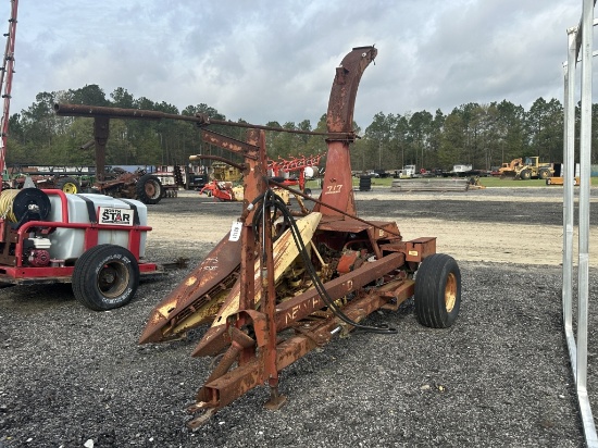 (947)NH SUPER 717 SILAGE CHOPPER