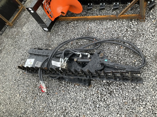 (1066)UNUSED GIYI SKID STEER HEDGE TRIMMER