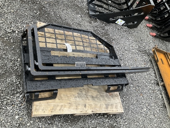 (1081)UNUSED GIYI SKID STEER LOADER FORKS